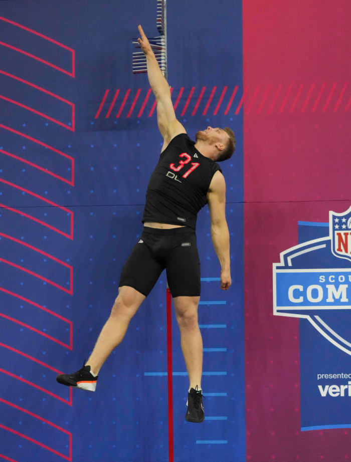 Hutchinson's impressive combine performance included a 36-inch vertical leap, third-best among defensive linemen.